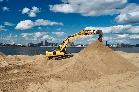 wykopywanie piasku